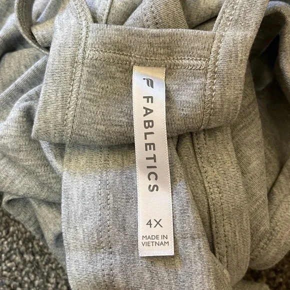 NWOT Women’s Fabletics live-in heather gray halter top, size 4X - Picture 6 of 6
